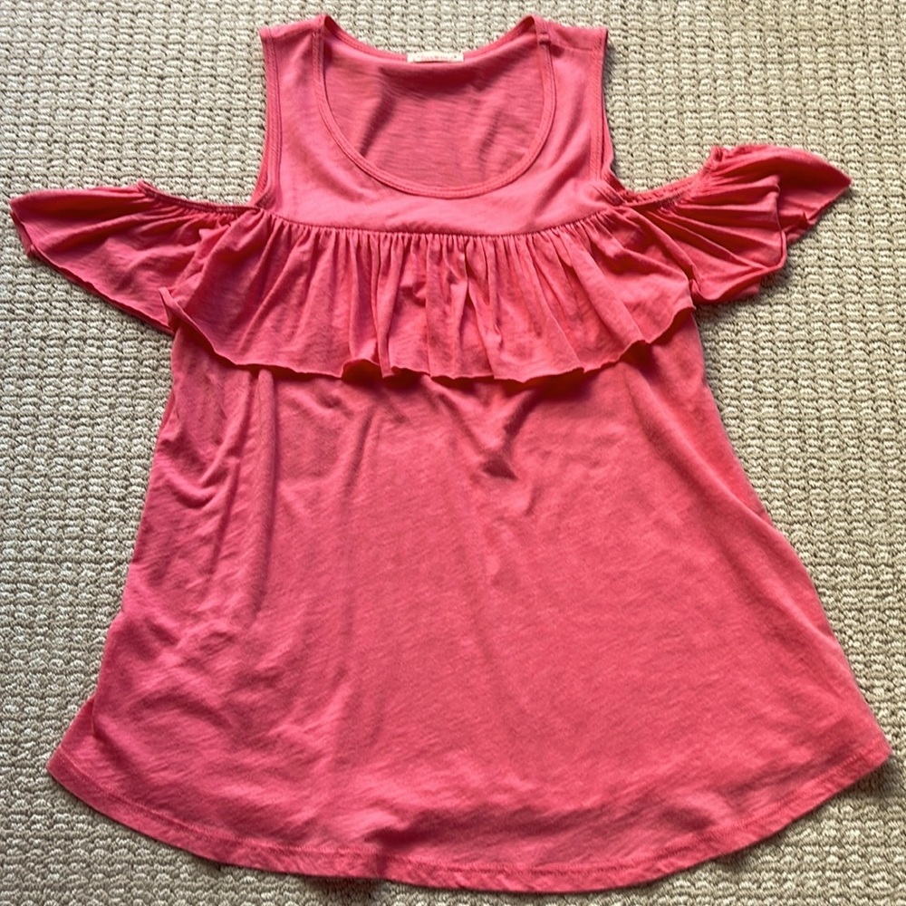 Maronie sleeveless top w/cute arm cover